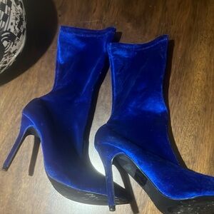 Women size 10m blue